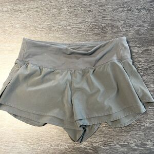 Calia medium-sized gray shorts